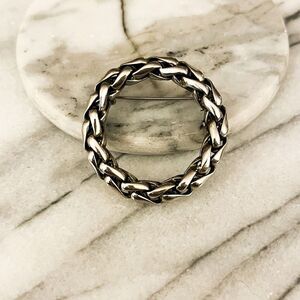 Silver Toned Braided‎ Metal Circle Brooch Pin Unsigned